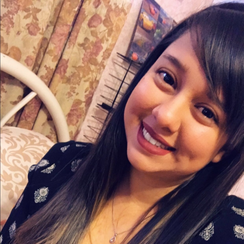 Meet your Posher, Mayra